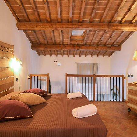 San Ruffino Apartments Lari Eksteriør billede