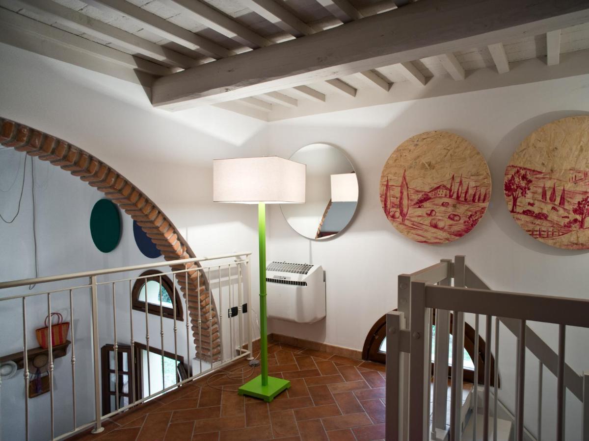 San Ruffino Apartments Lari Eksteriør billede