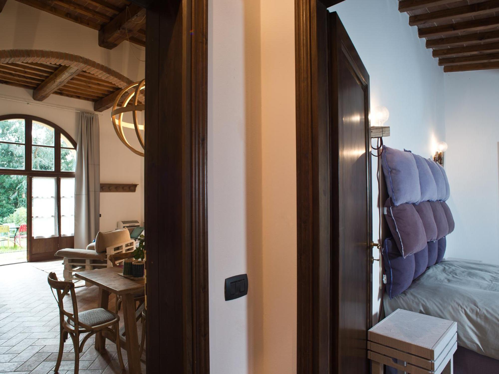 San Ruffino Apartments Lari Eksteriør billede