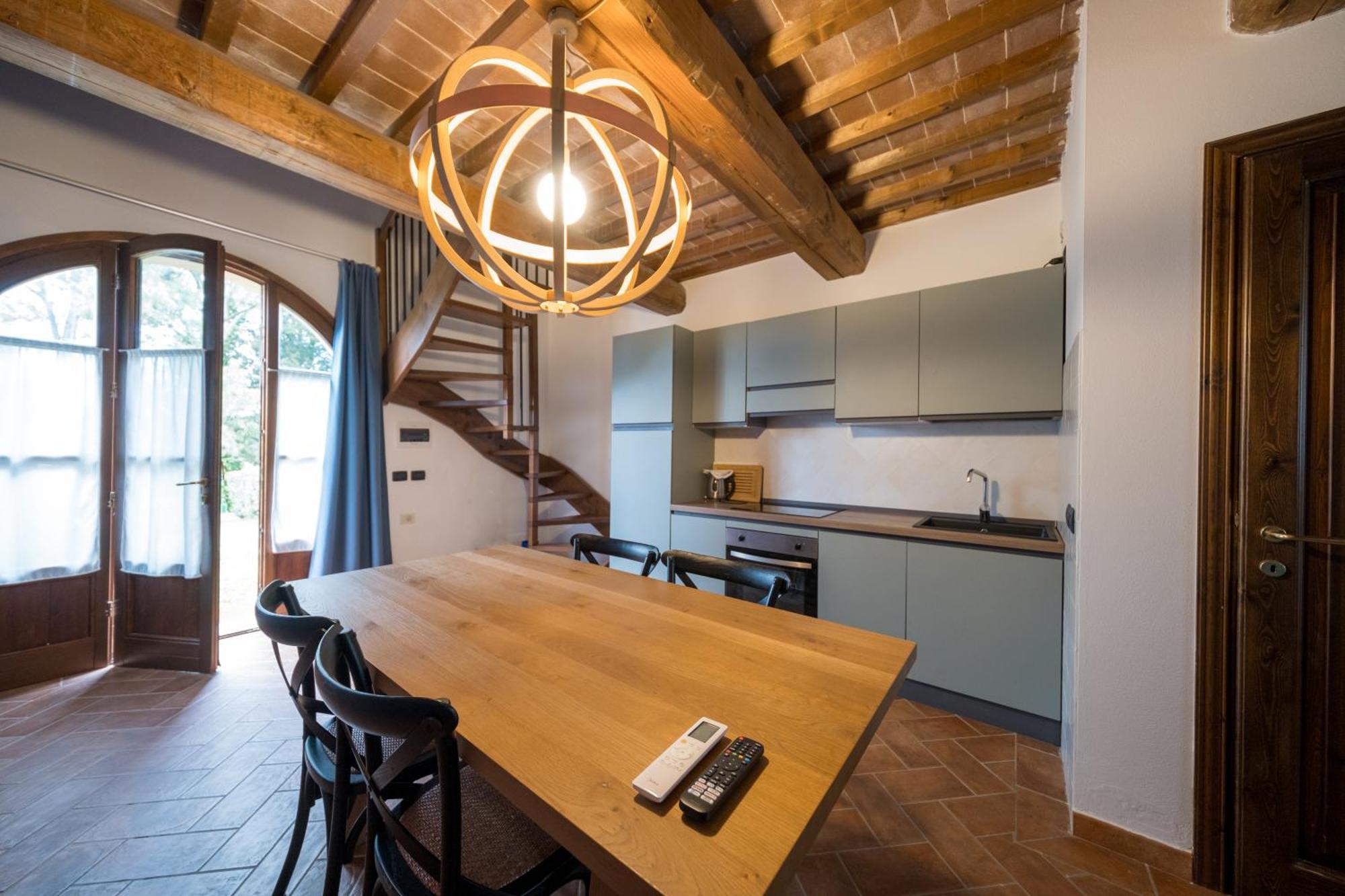 San Ruffino Apartments Lari Eksteriør billede
