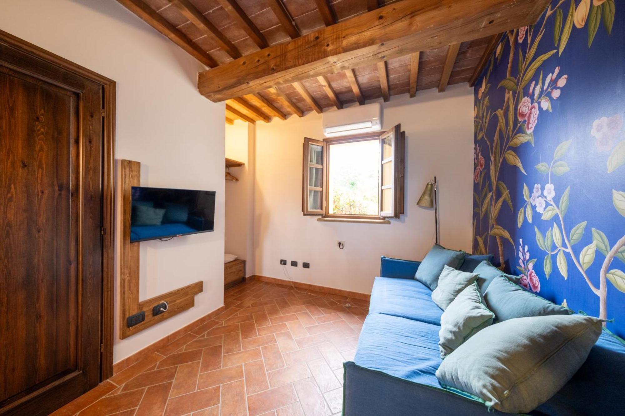 San Ruffino Apartments Lari Eksteriør billede