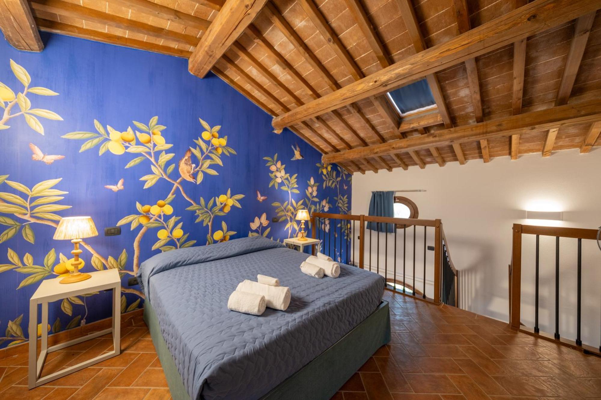 San Ruffino Apartments Lari Eksteriør billede