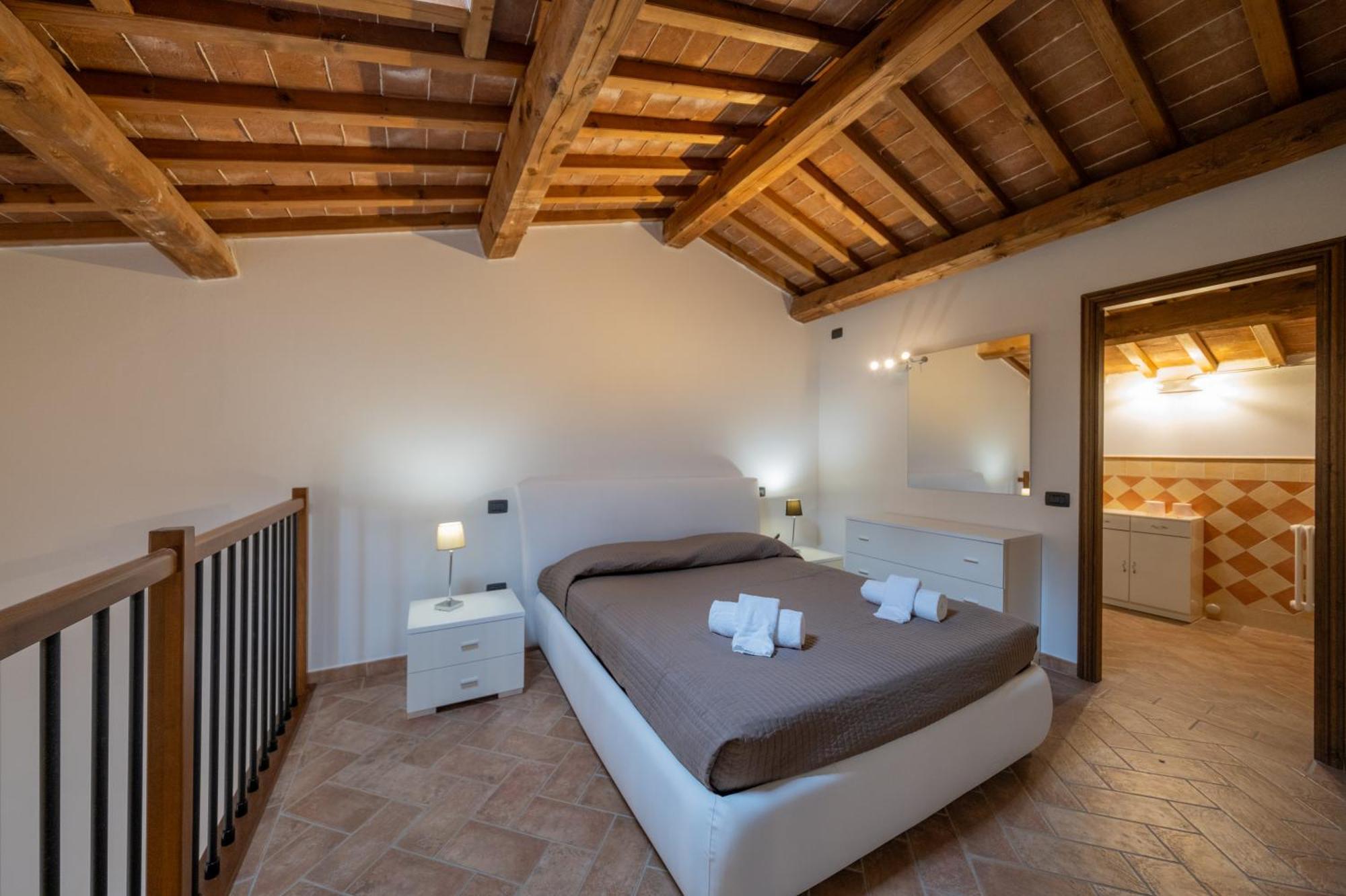 San Ruffino Apartments Lari Eksteriør billede