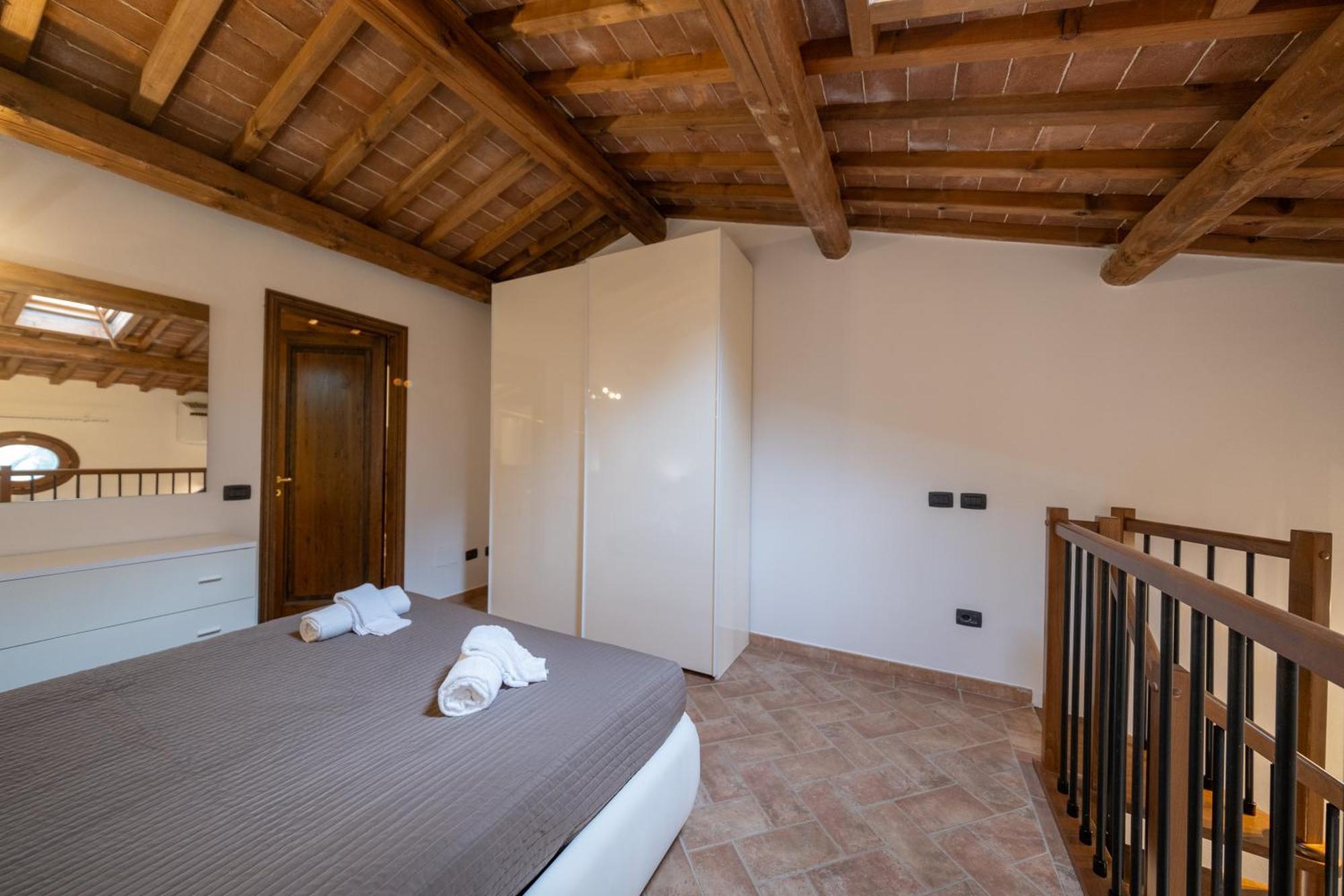 San Ruffino Apartments Lari Eksteriør billede
