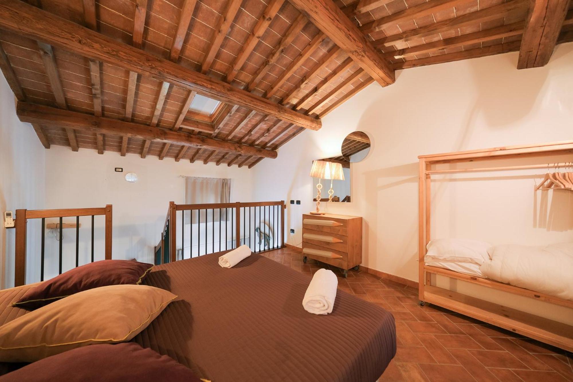 San Ruffino Apartments Lari Eksteriør billede