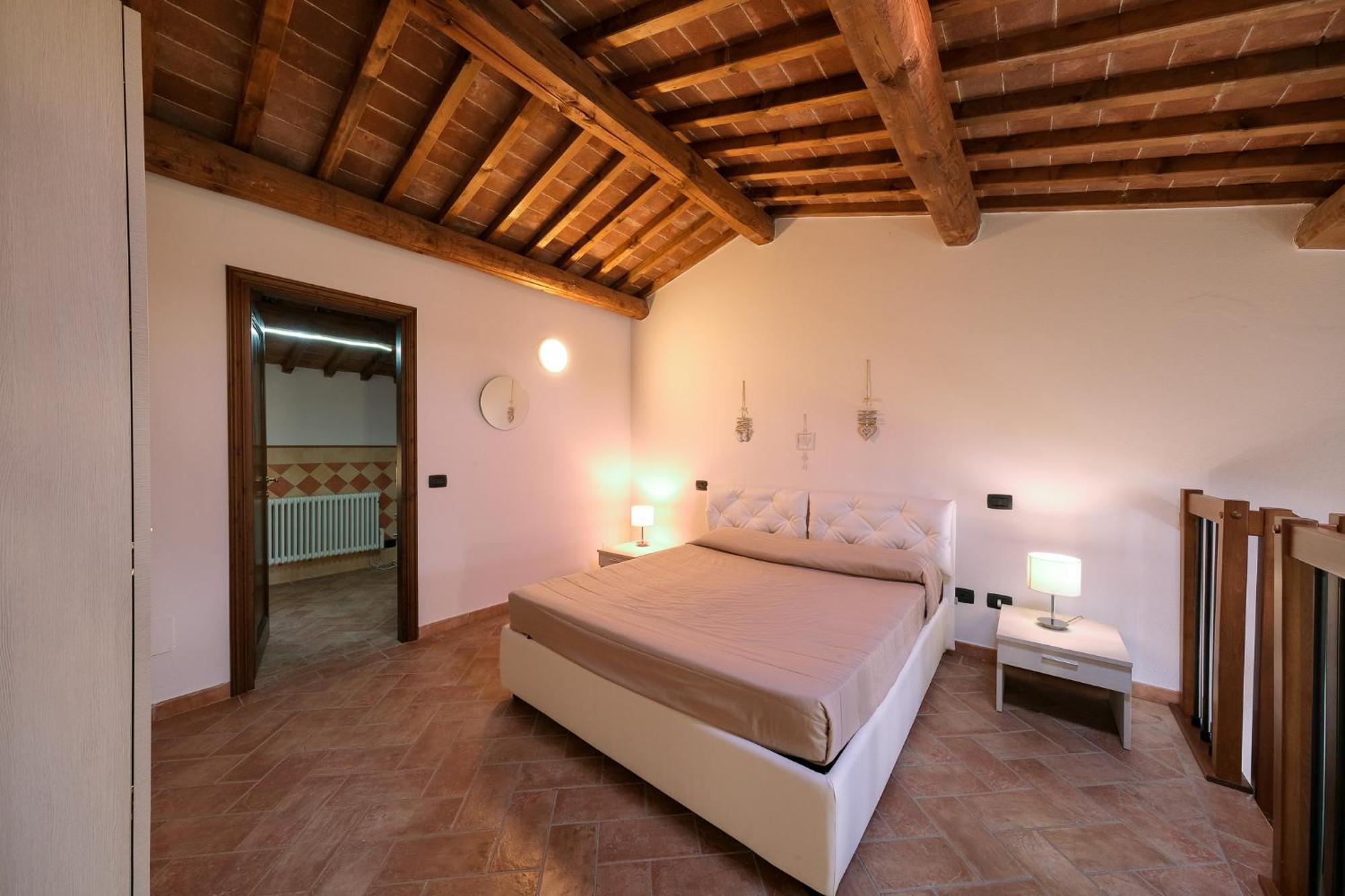 San Ruffino Apartments Lari Eksteriør billede