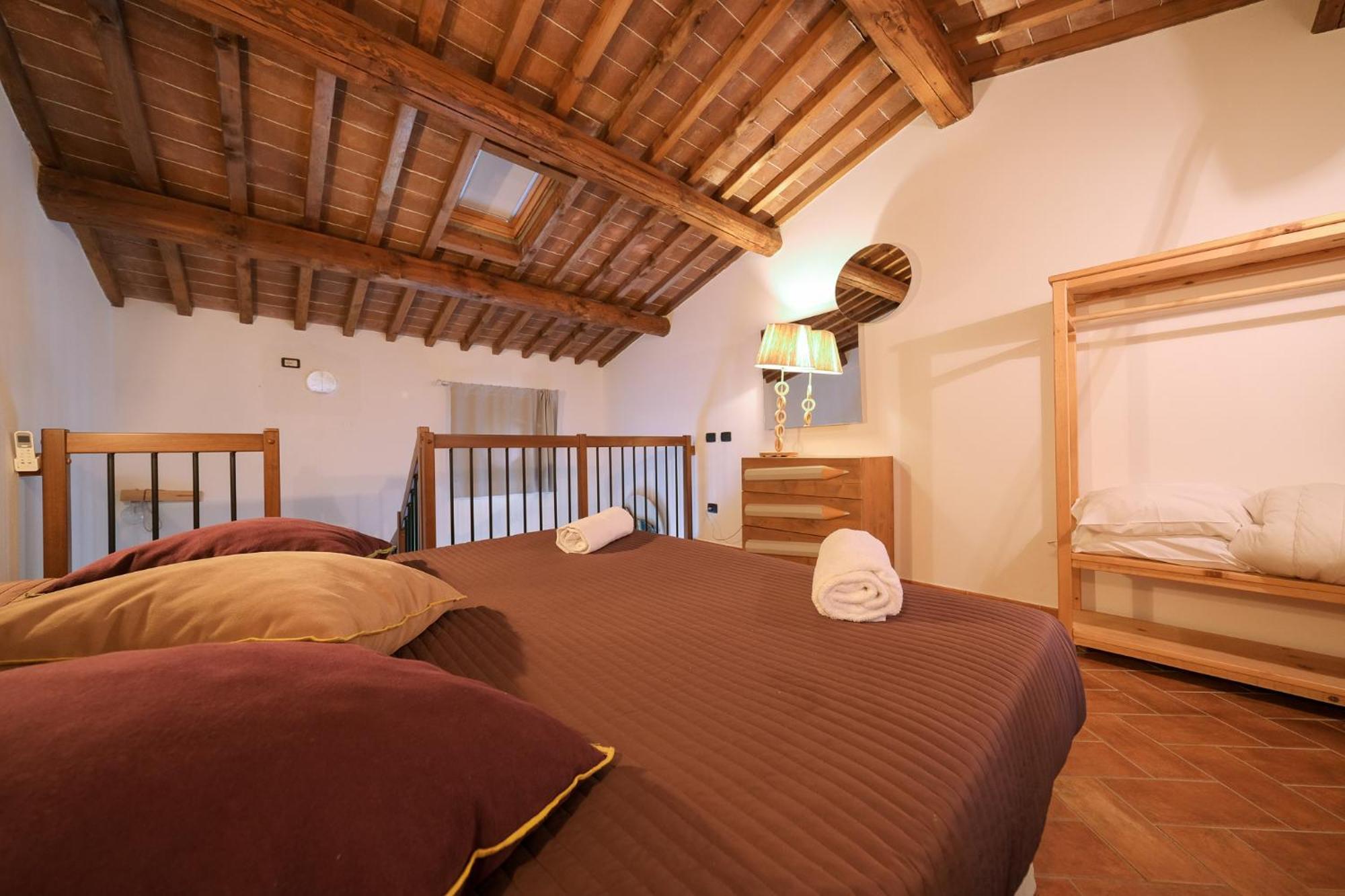 San Ruffino Apartments Lari Eksteriør billede