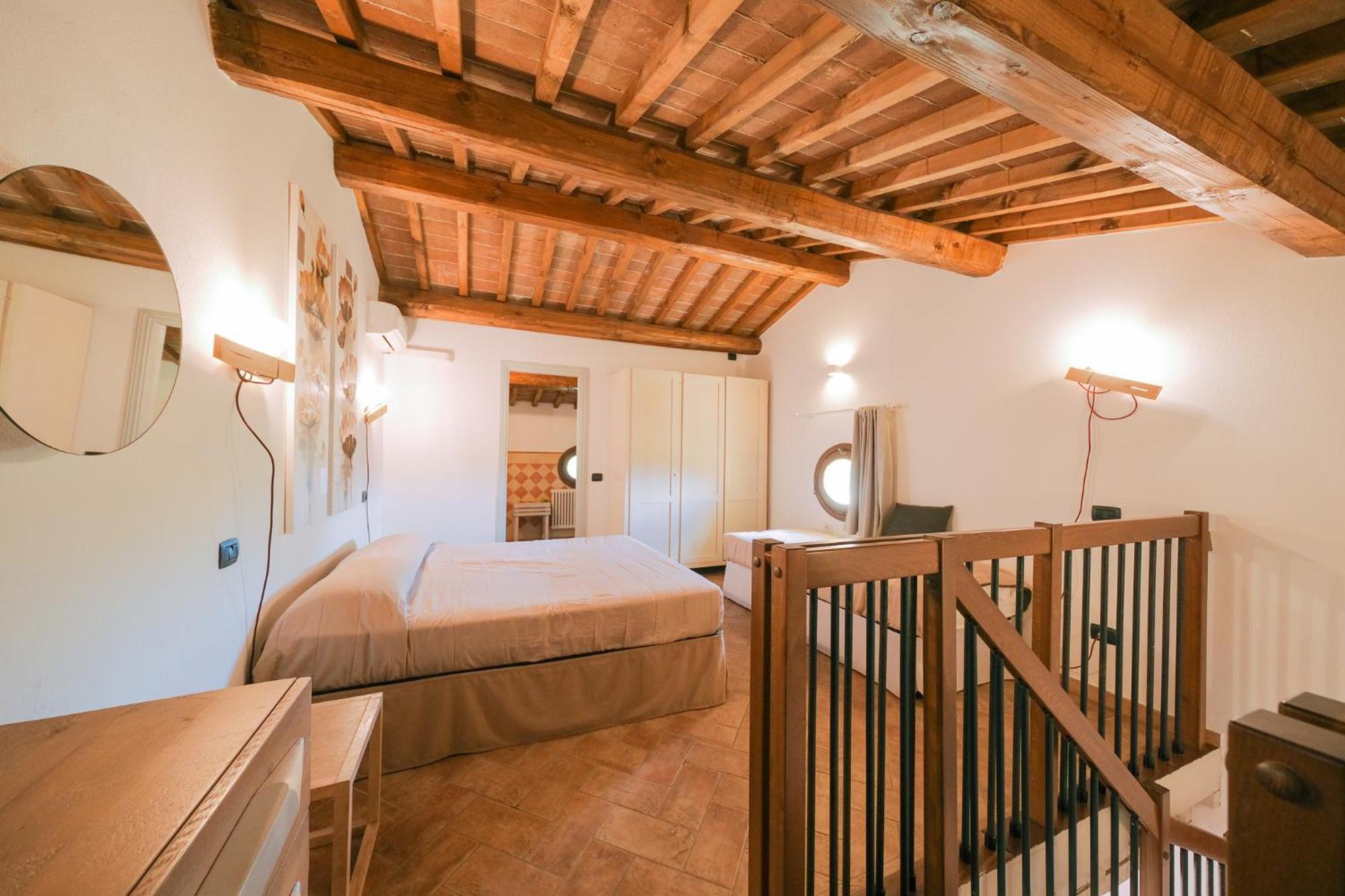 San Ruffino Apartments Lari Eksteriør billede