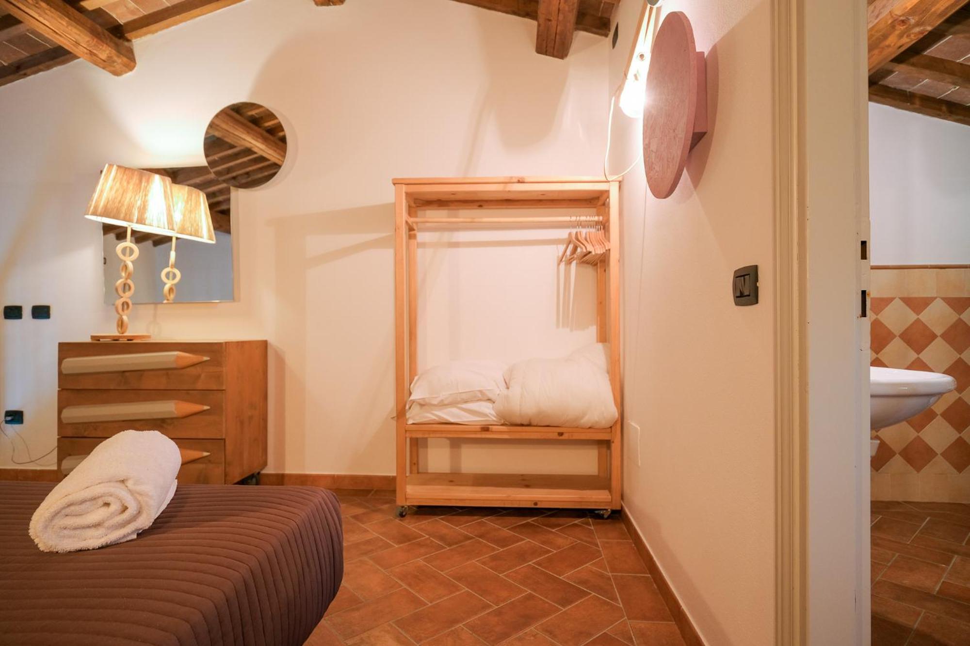 San Ruffino Apartments Lari Eksteriør billede