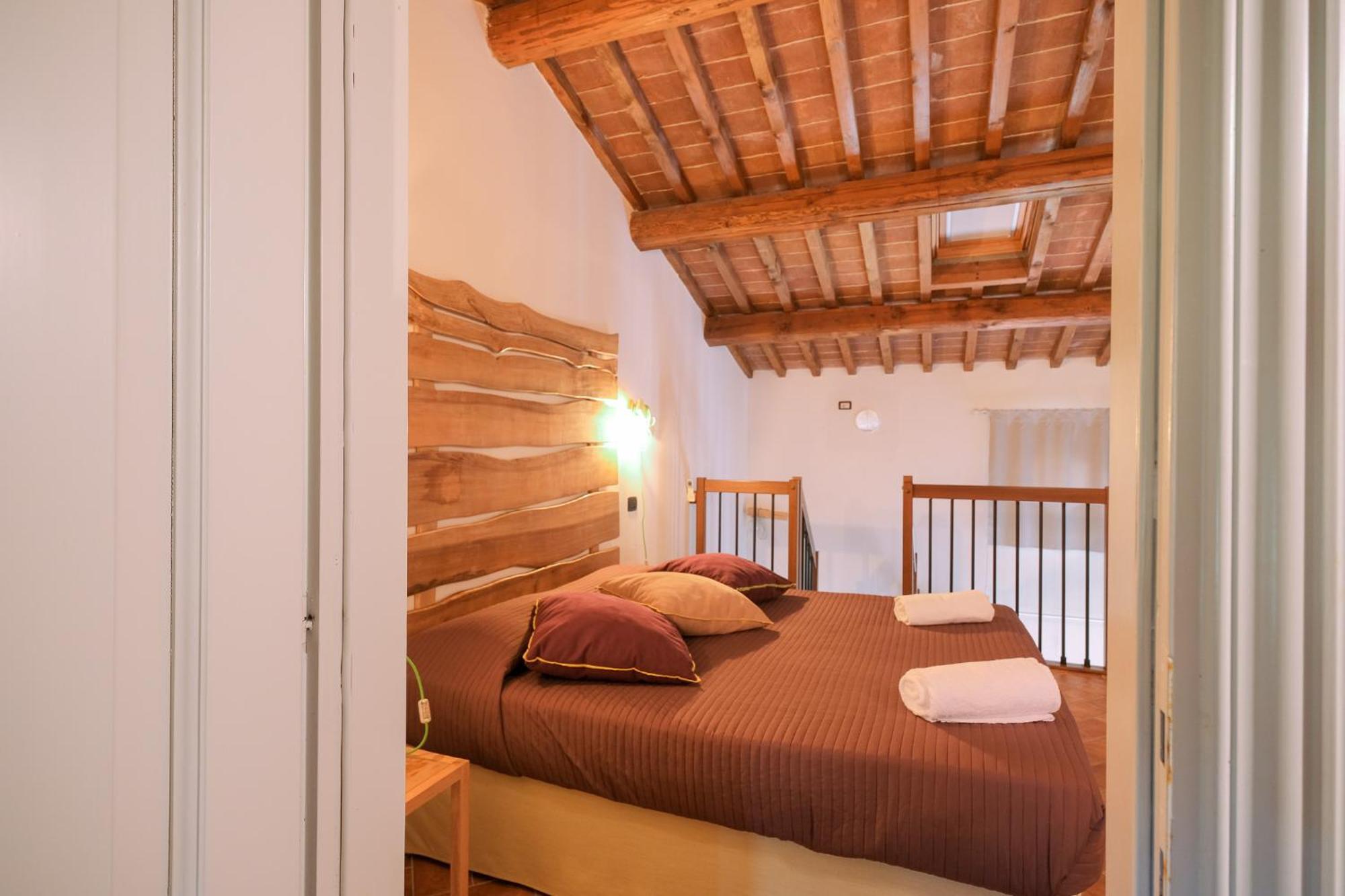 San Ruffino Apartments Lari Eksteriør billede