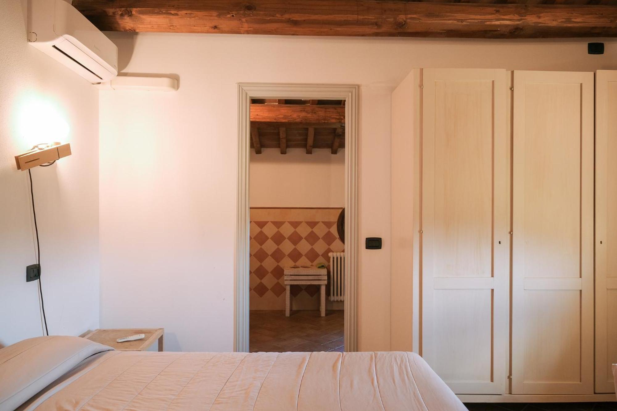 San Ruffino Apartments Lari Eksteriør billede