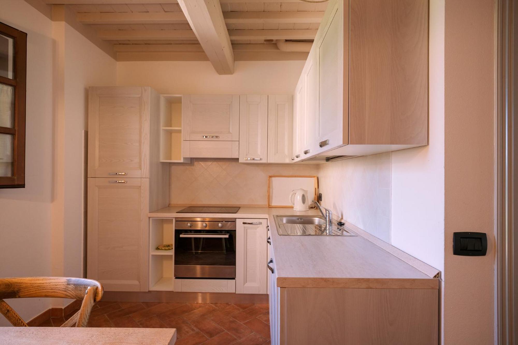 San Ruffino Apartments Lari Eksteriør billede