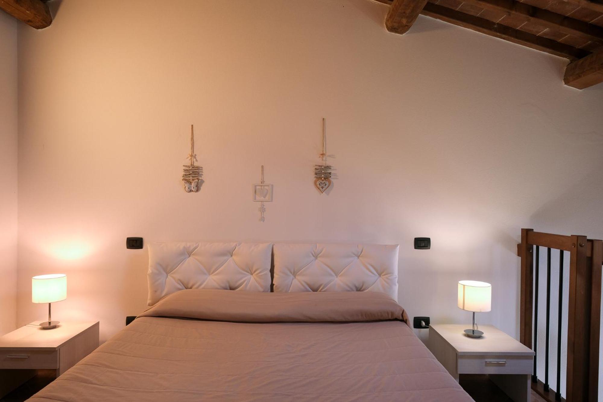 San Ruffino Apartments Lari Eksteriør billede